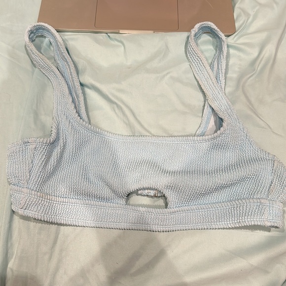 Blue bikini - Picture 3 of 4